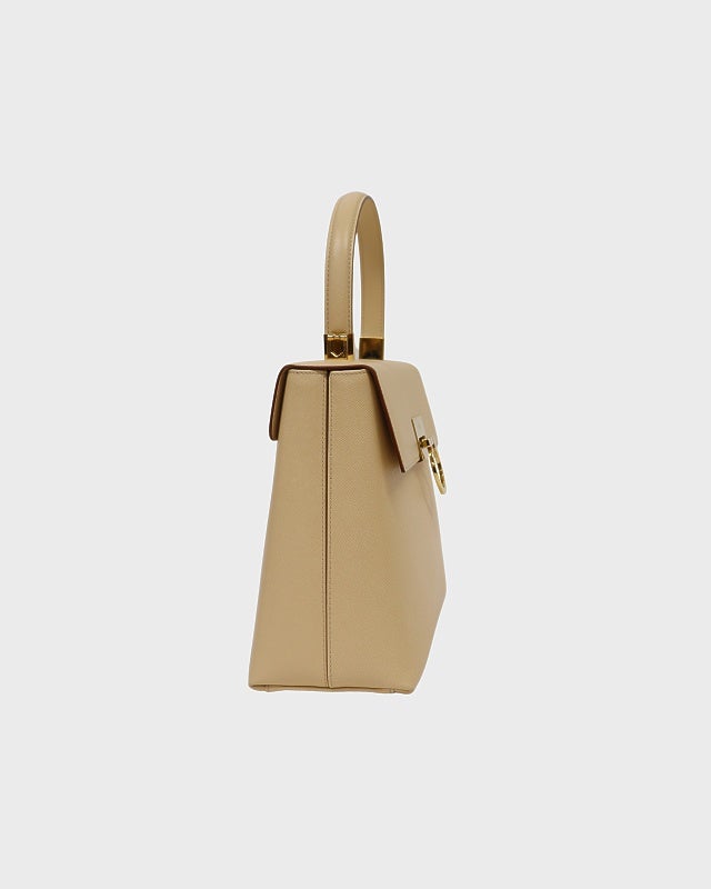 Ferragamo ガンチーニ金具2Wayバッグ | Hedy