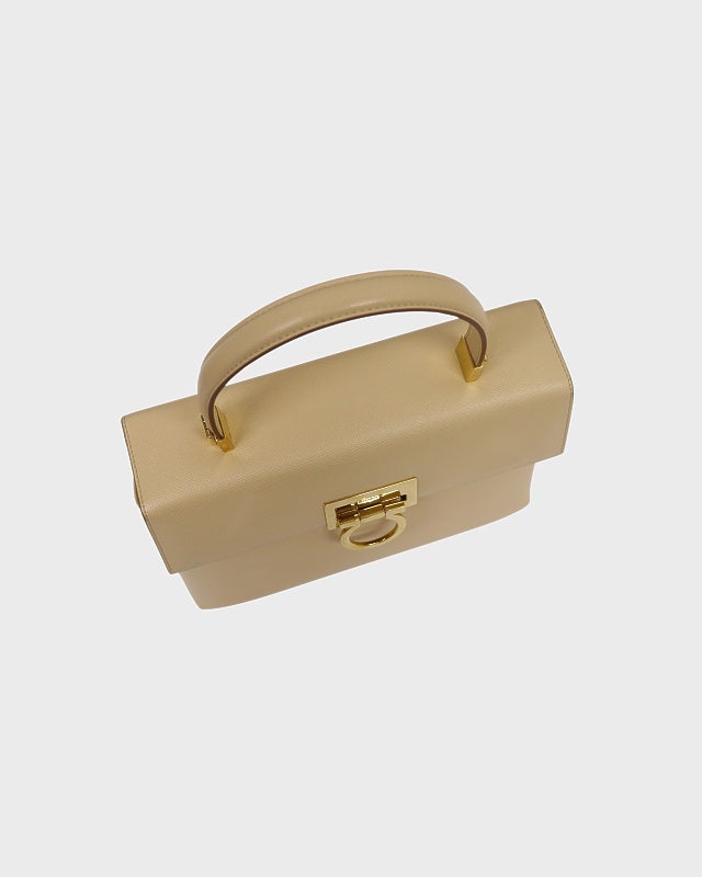 Ferragamo ガンチーニ金具2Wayバッグ | Hedy