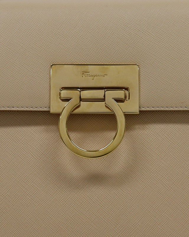 Ferragamo ガンチーニ金具2Wayバッグ | Hedy