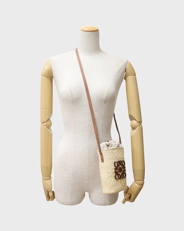 LOEWE スクエア ポケット | Hedy