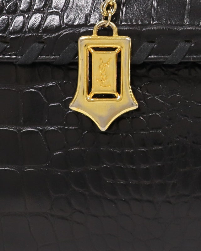 YSL ロゴチャーム付きクロコ型押しハンドバッグ | Hedy