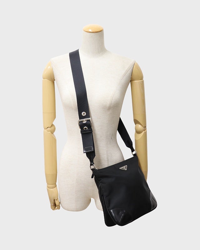 PRADA 三角ロゴ金具ナイロンレザーショルダーバッグ | Hedy
