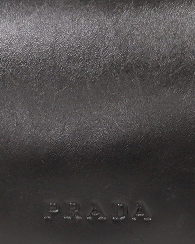 PRADA ロゴ刻印レザーワンショルダーバッグ | Hedy