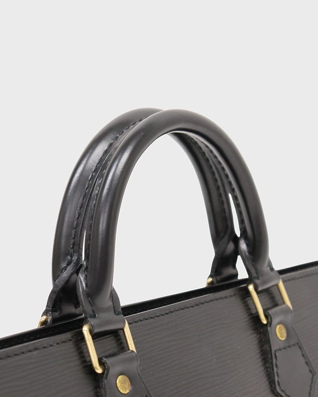 LOUIS VUITTON エピライン サックトリアングル | Hedy