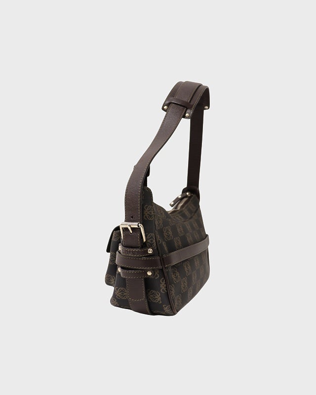 美品✨ LOEWE ワンショルダーバッグ アナグラム ブラック レザー LOEWE アナグラムレザーワンショルダーバッグ | Hedy