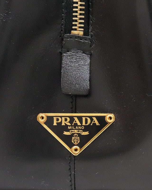 PRADA 三角ロゴ金具レザーハンドバッグ | Hedy