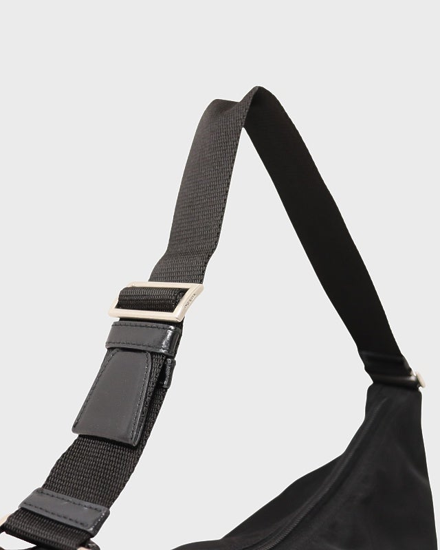 PRADA 三角ロゴ金具ナイロンワンショルダーバッグ | Hedy