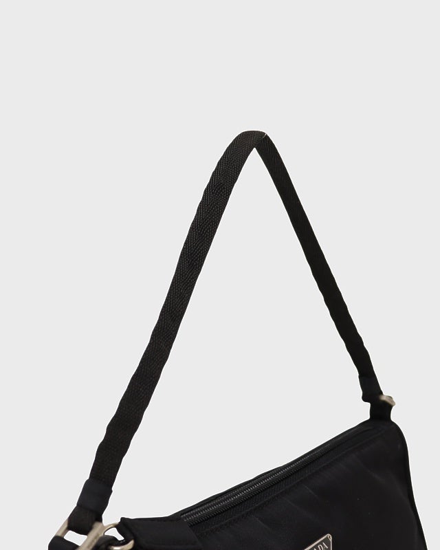 PRADA 三角ロゴ金具ナイロンワンショルダーバッグ | Hedy