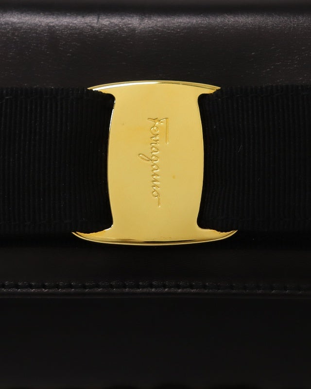 Ferragamo VARA金具チェーンショルダーバッグ | Hedy