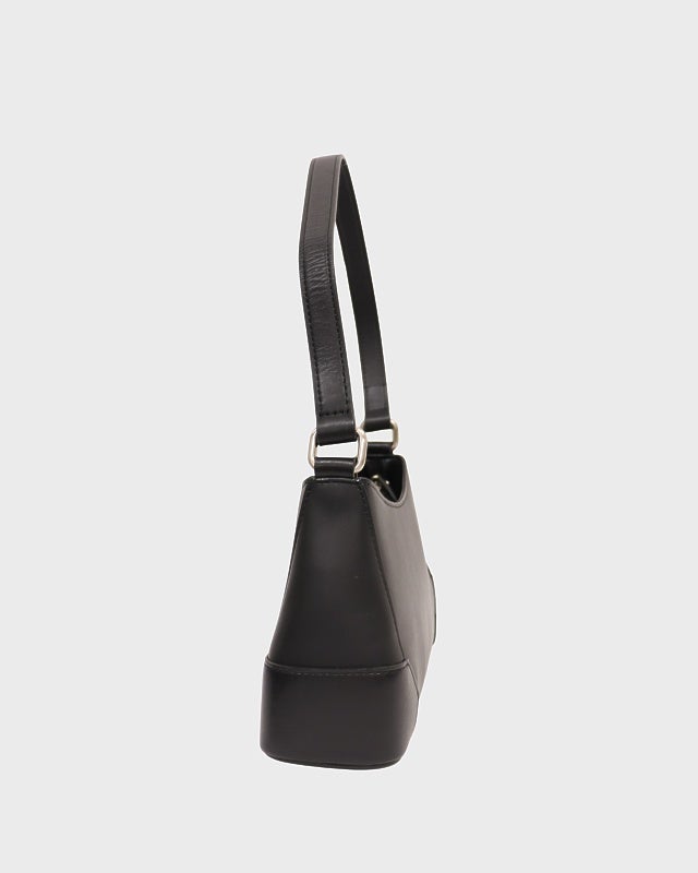 BURBERRY ロゴレザーワンショルダーバッグ | Hedy