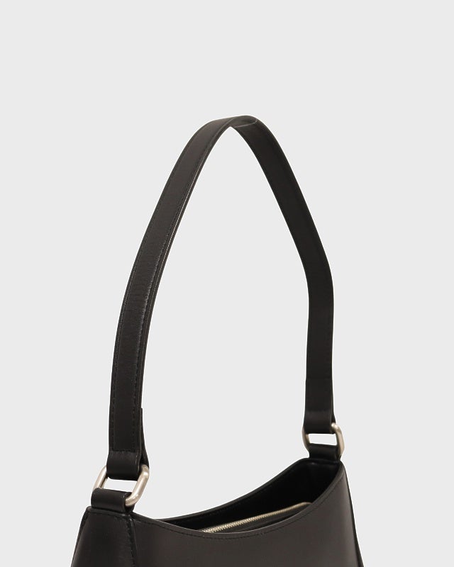 BURBERRY ロゴレザーワンショルダーバッグ | Hedy