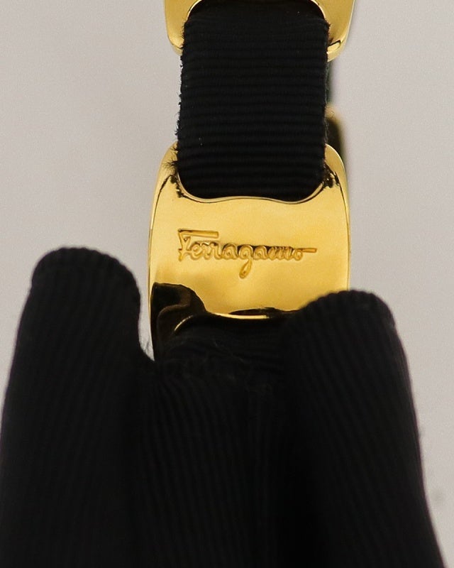 Ferragamo VARA金具ショルダーバッグ | Hedy