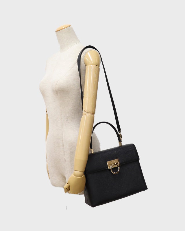 Ferragamo ガンチーニ金具2Wayバッグ | Hedy