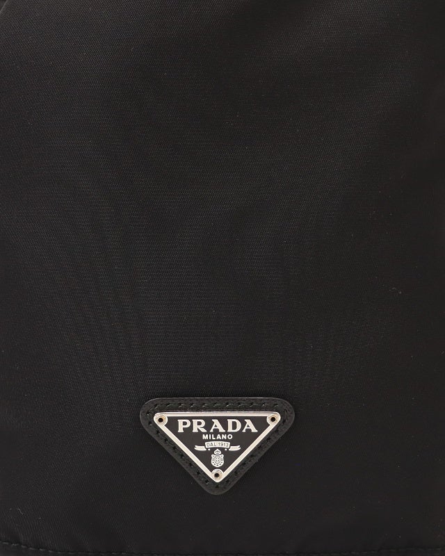 PRADA 三角ロゴ金具ナイロンポーチ | Hedy