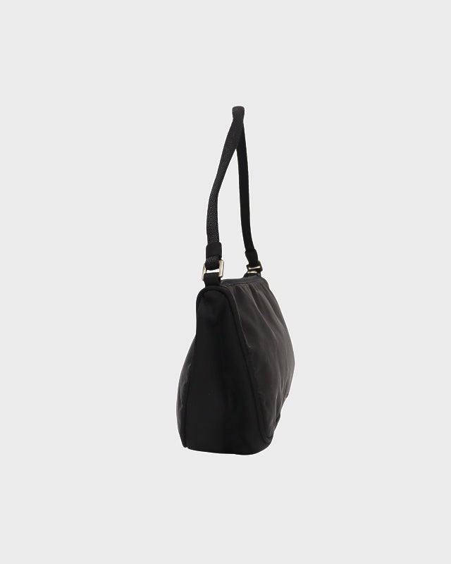 PRADA 三角ロゴ金具ナイロンワンショルダーバッグ | Hedy