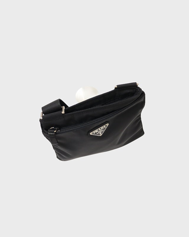 PRADA 三角ロゴ金具ナイロンショルダーポーチ | Hedy