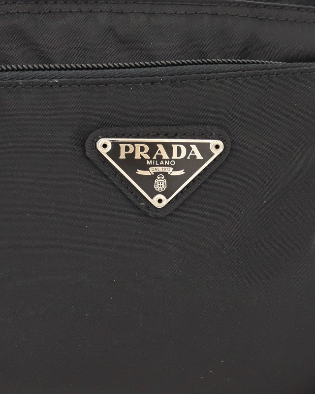 PRADA 三角ロゴ金具ナイロンショルダーポーチ | Hedy