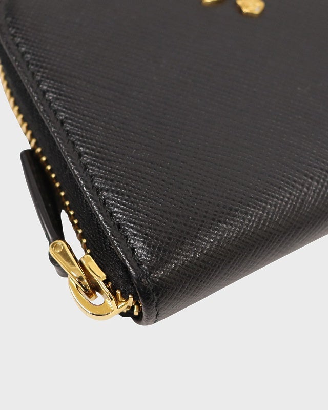 PRADA プラダ ケース 小銭入れ 小物入れ サフィアーノ ゴールドロゴ PRADA ロゴ金具サフィアーノコインケース | Hedy