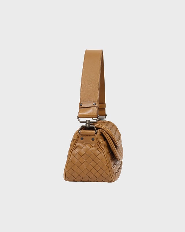 BOTTEGA VENETA イントレチャートWフラップワンショルダーバッグ | Hedy