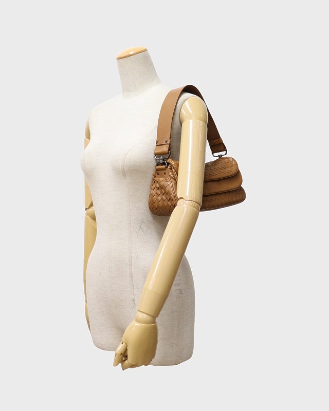BOTTEGA VENETA イントレチャートWフラップワンショルダーバッグ | Hedy