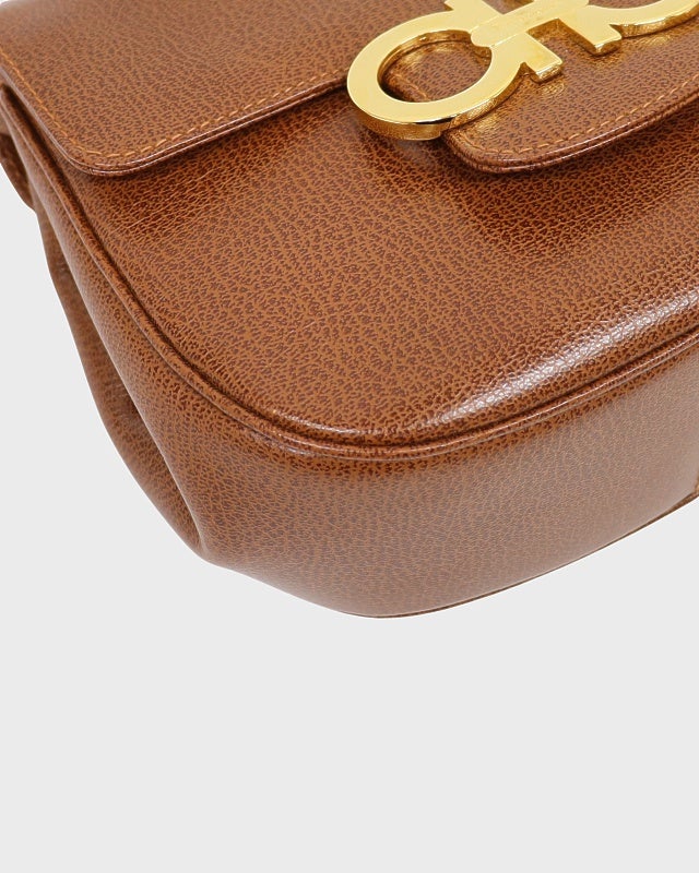 Ferragamo ガンチーニ金具レザーショルダーバッグ | Hedy