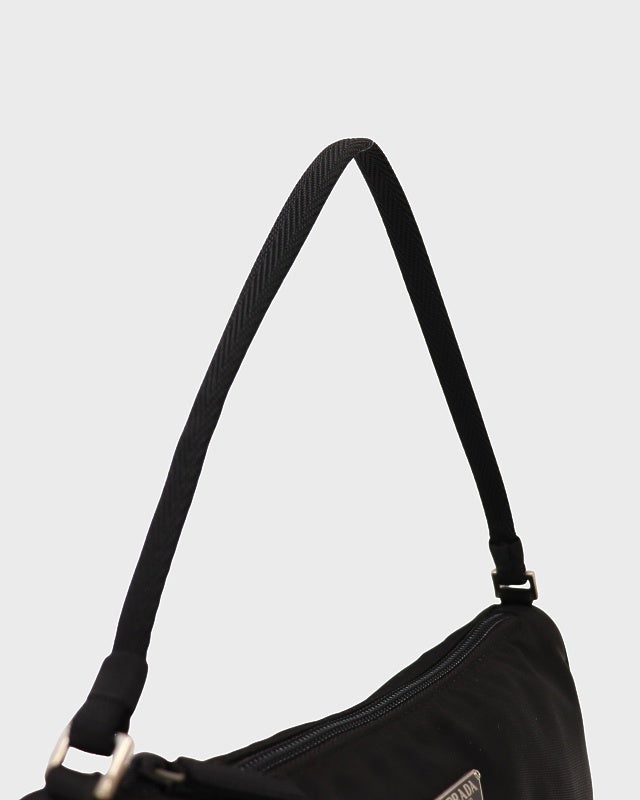 PRADA 三角ロゴ金具ナイロンワンショルダーバッグ | Hedy