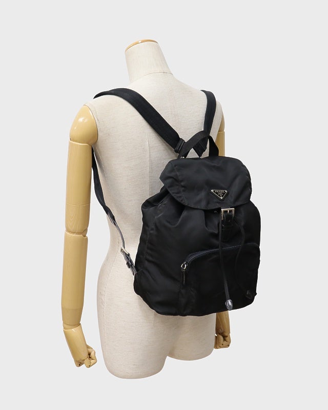 PRADA 三角ロゴ金具ナイロンリュックサック | Hedy