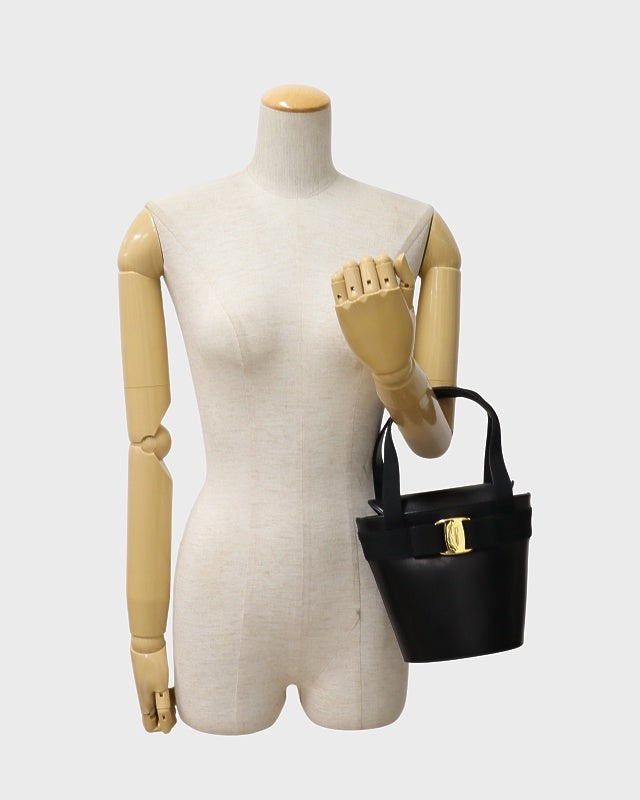 Ferragamo VARA金具レザーハンドバッグ | Hedy