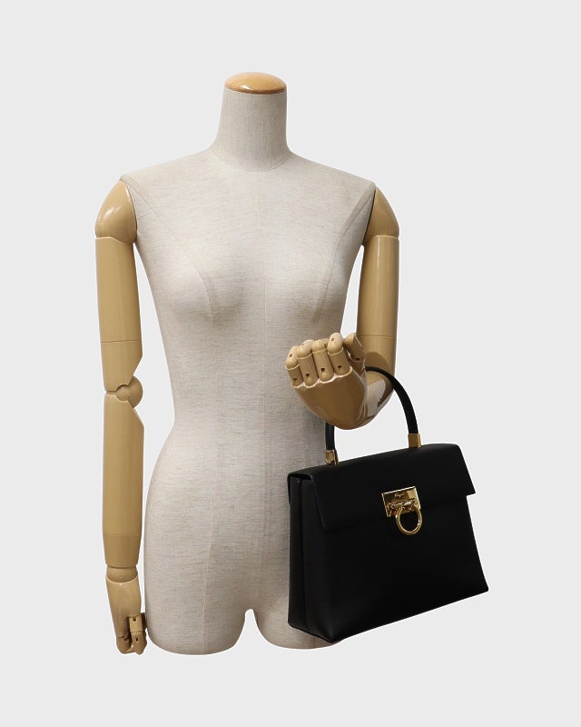 Ferragamo ガンチーニ金具レザーハンドバッグ | Hedy
