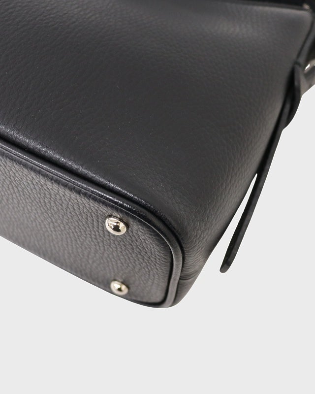 BURBERRY ロゴ刻印レザーワンショルダーバッグ | Hedy