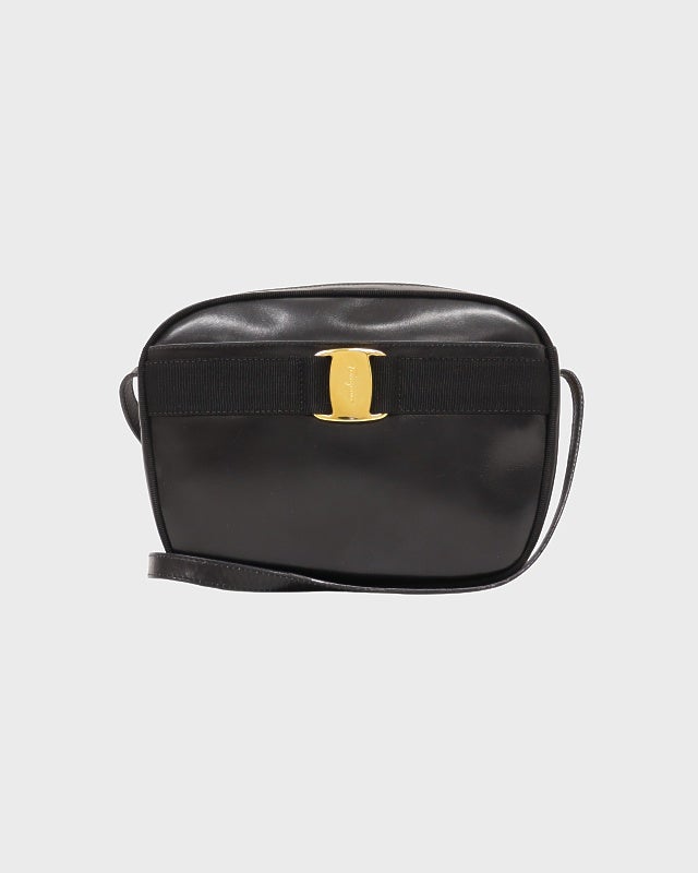 GUCCI ロゴ刻印レザーショルダーバッグ | Hedy