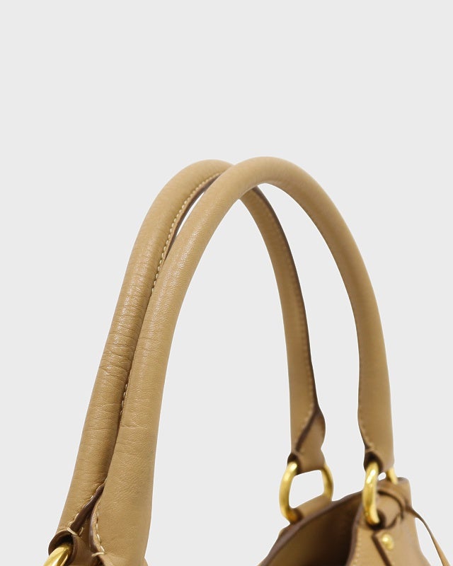 PRADA ロゴ金具レザーハンドバッグ | Hedy
