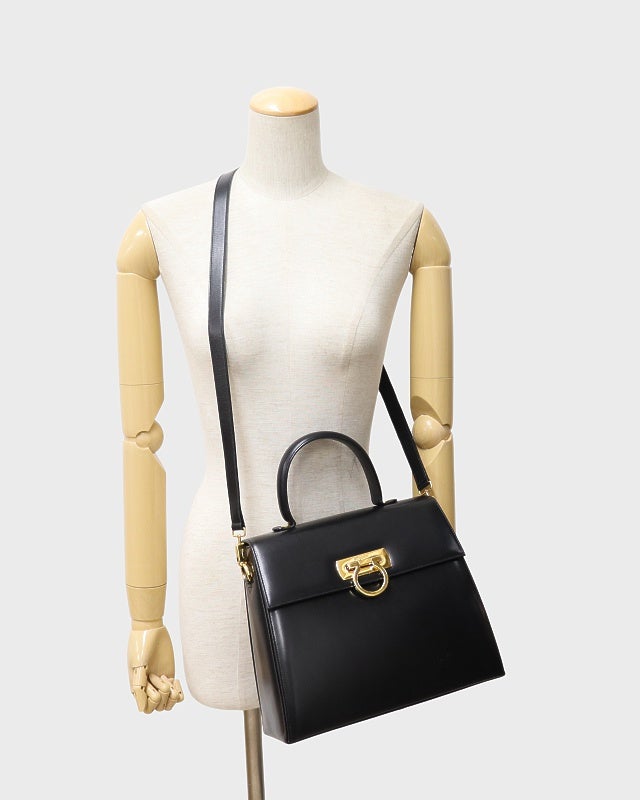 Ferragamo ガンチーニ金具レザーハンドバッグ | Hedy