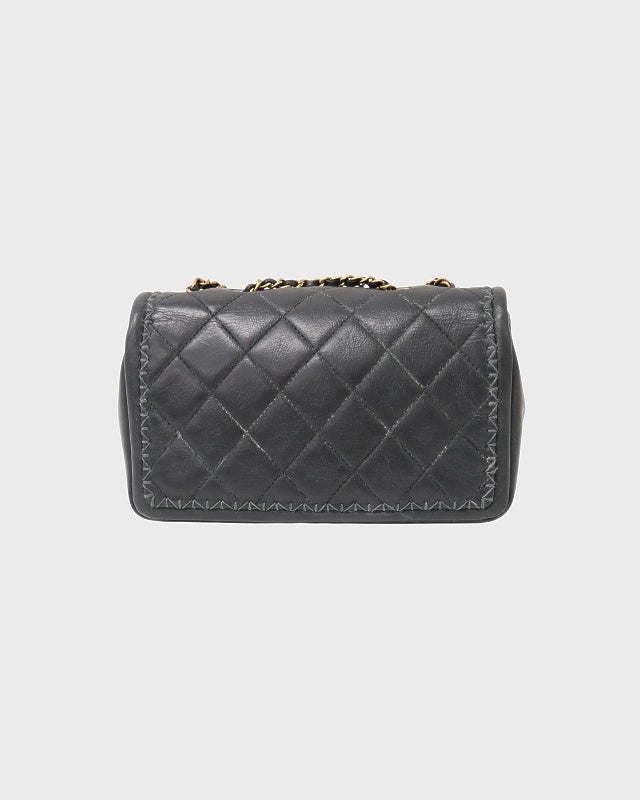 CHANEL マトラッセターンロックチェーンショルダーバッグ | Hedy
