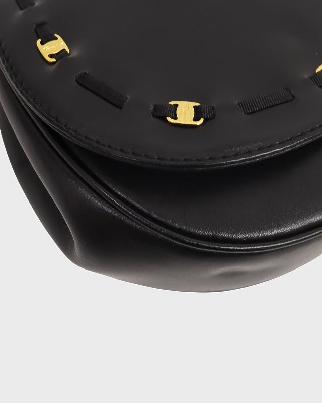 Ferragamo VARA金具チェーンショルダーバッグ | Hedy