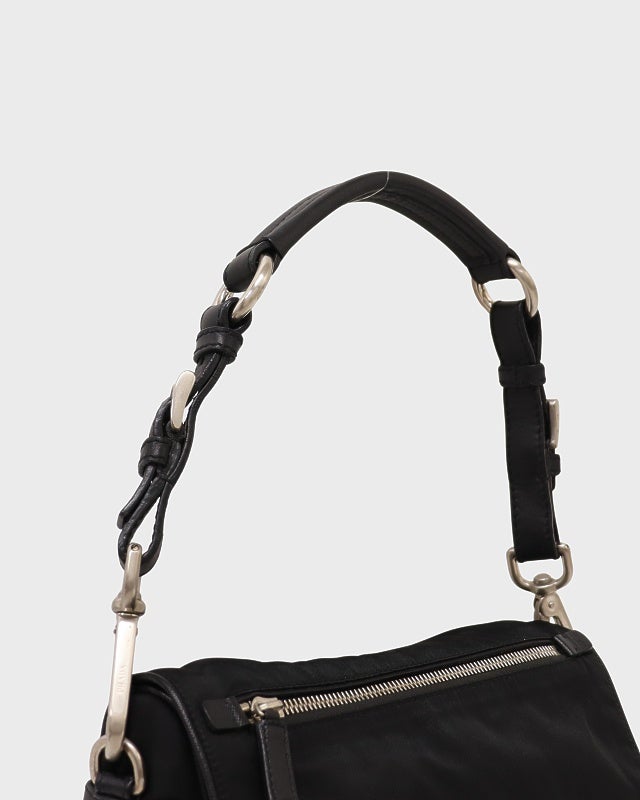 PRADA 三角ロゴ金具ナイロンワンショルダーバッグ | Hedy
