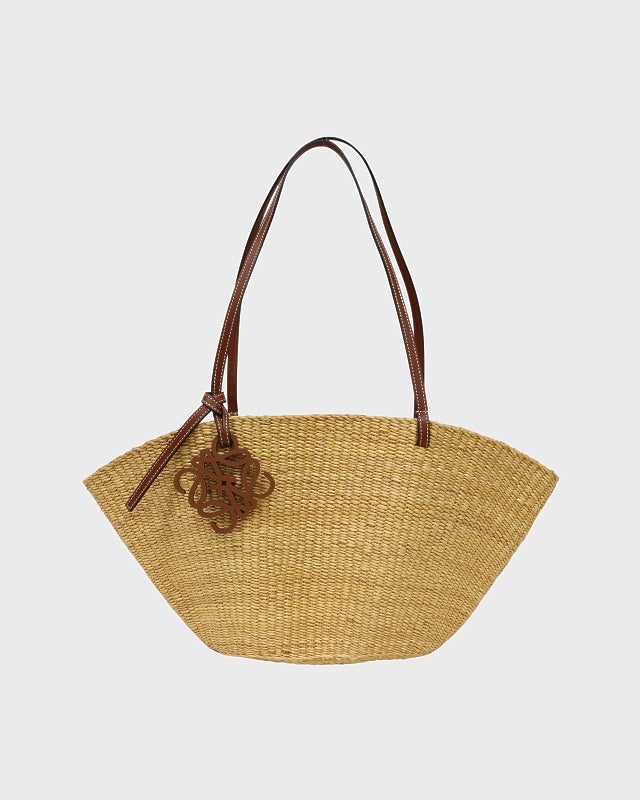 ま*ん様 LOEWE ロエベ シェルバスケットバッグ アナグラムチャーム LOEWE アナグラム シェルバスケットトートバッグ | Hedy