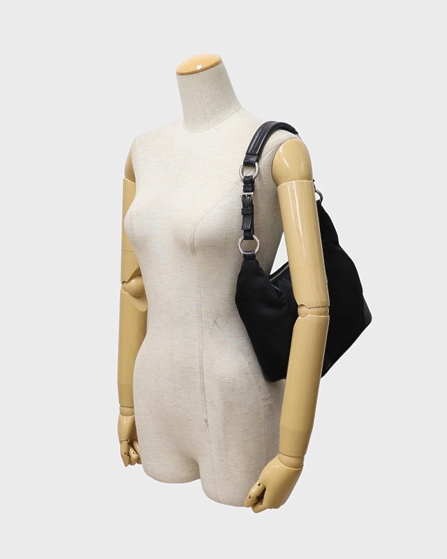 PRADA 三角ロゴ金具ナイロンワンショルダーバッグ | Hedy