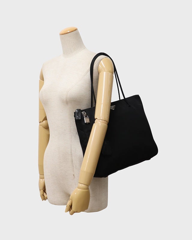 PRADA 三角ロゴナイロントートバッグ | Hedy