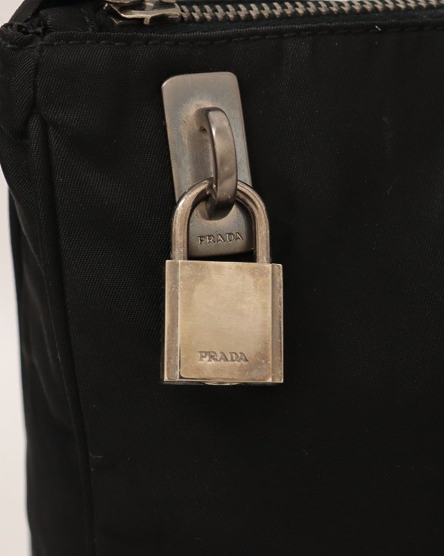 PRADA 三角ロゴナイロントートバッグ | Hedy