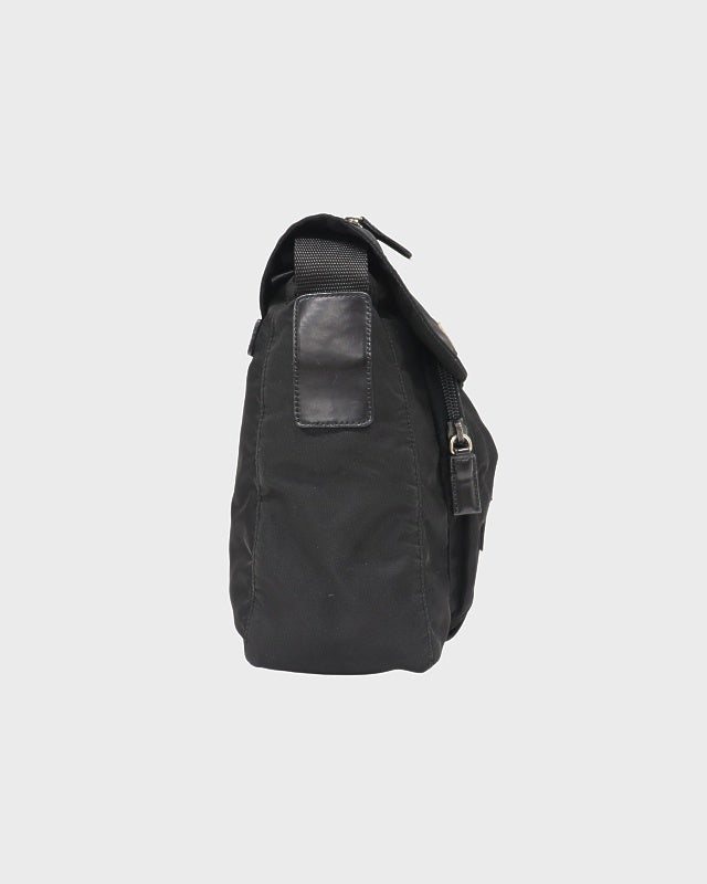 PRADA 三角ロゴ金具ナイロンショルダーバッグ | Hedy