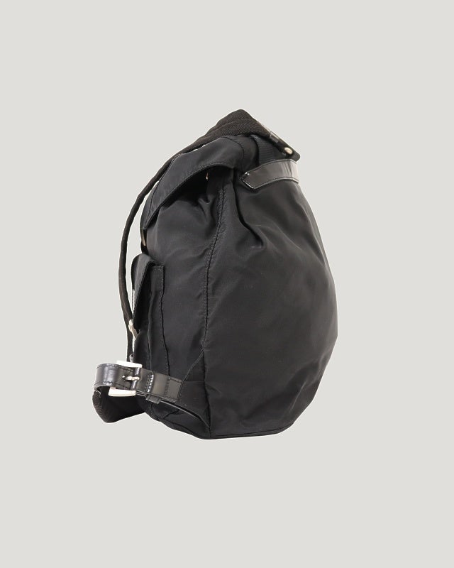 PRADA 三角ロゴ金具ナイロンリュック | Hedy