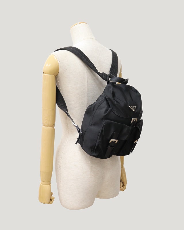 PRADA 三角ロゴ金具ナイロンリュック | Hedy