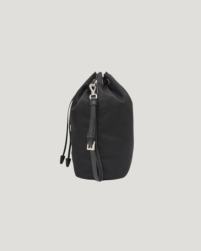 PRADA 黒 ナイロン ポーチ PRADA 三角ロゴ金具ナイロンポーチ | Hedy