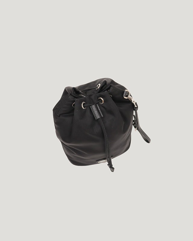 PRADA 三角ロゴ金具ナイロンポーチ | Hedy