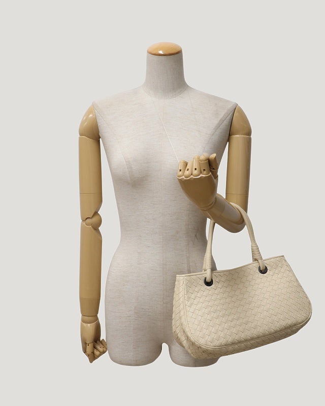 BOTTEGA VENETA マルチポケット イントレチャート ハンドバッグ BOTTEGA VENETA イントレチャートハンドバッグ | Hedy