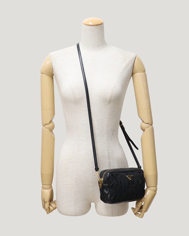 PRADA 三角ロゴ金具ギャザーナイロンショルダーバッグ | Hedy