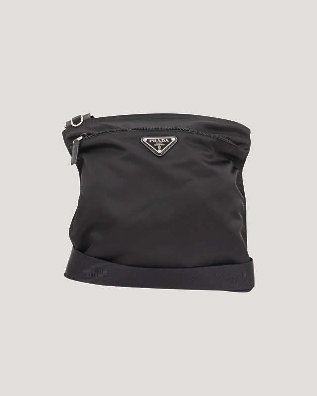 PRADA 三角ロゴ金具ナイロンショルダーバッグ | Hedy