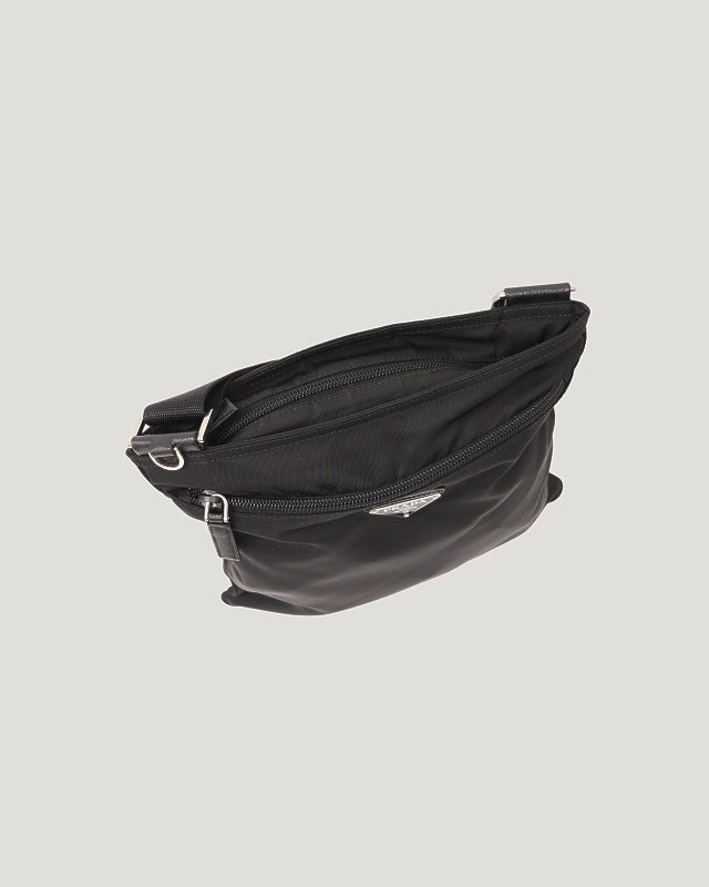 PRADA 三角ロゴ金具ナイロンショルダーバッグ | Hedy