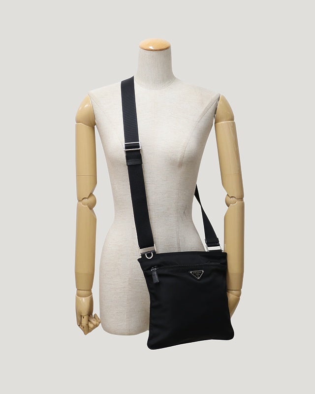 PRADA 三角ロゴ金具ナイロンショルダーバッグ | Hedy